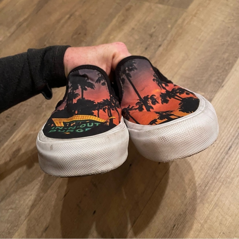In-N-Out Burger Collection California Dreaming Slip On Shoes - Picture 7 of 10